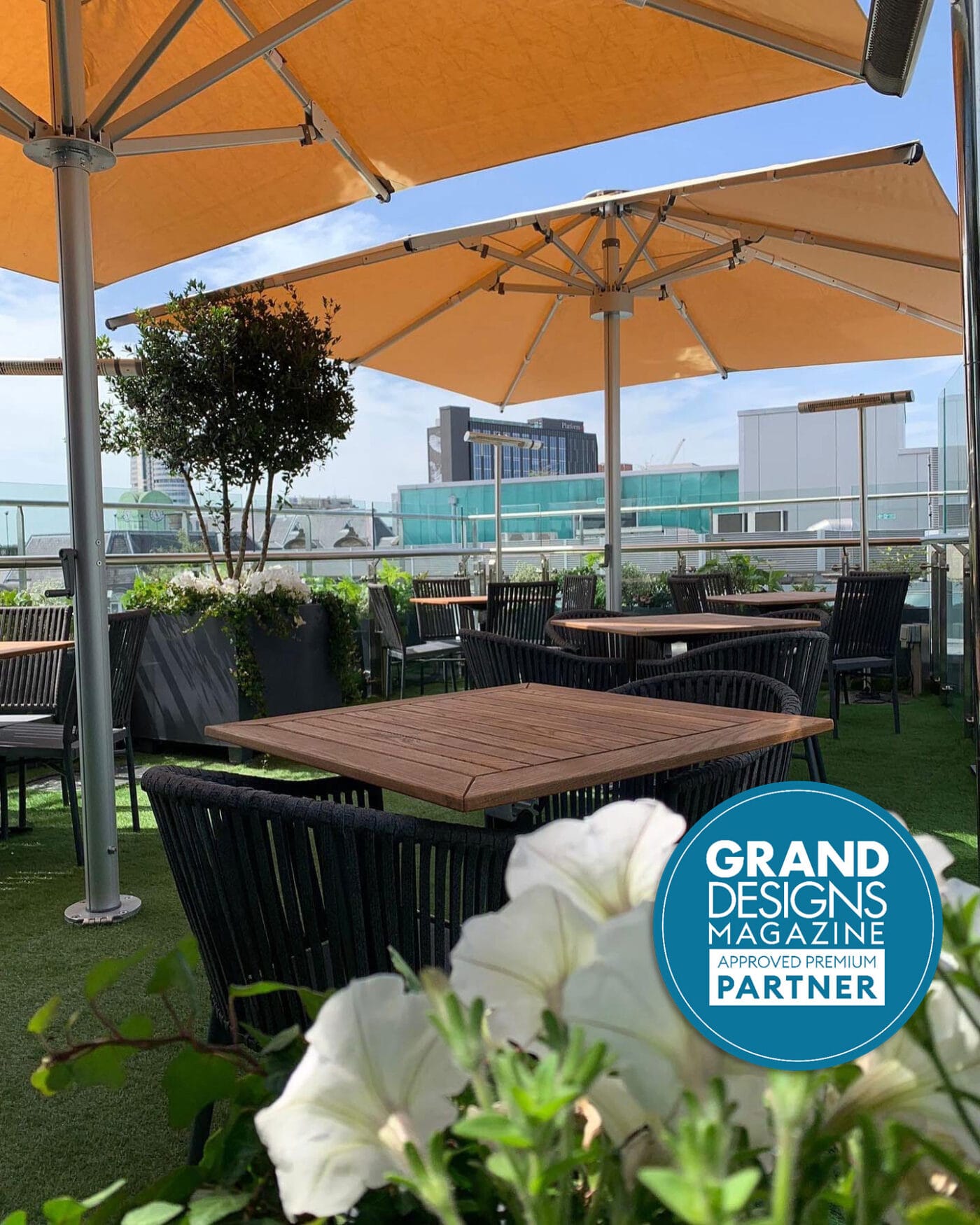 3.5m x 2.3m Rectangular Centre Post Parasol - Nova