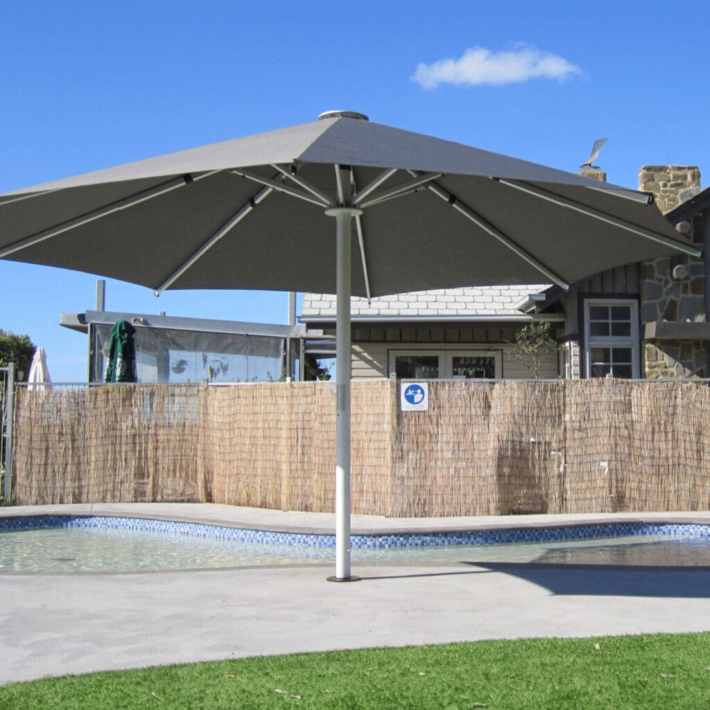 5m Octaganol Centre Post Parasol - Nova