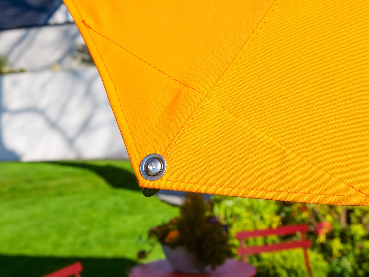 3.5m Octagonal Cantilever Parasol - Aurora