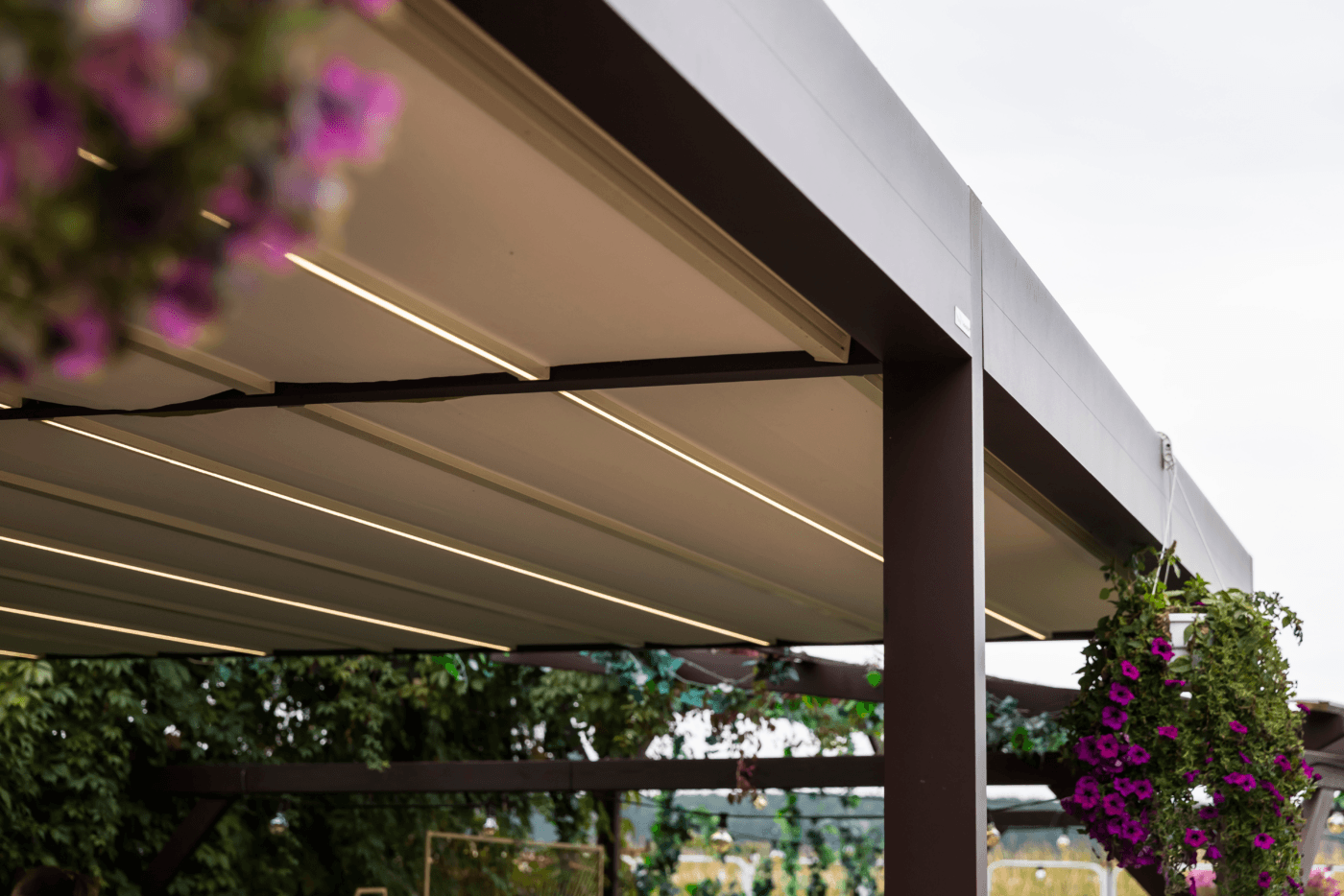 7m x 4m Cubic Retractable Roof Pergola
