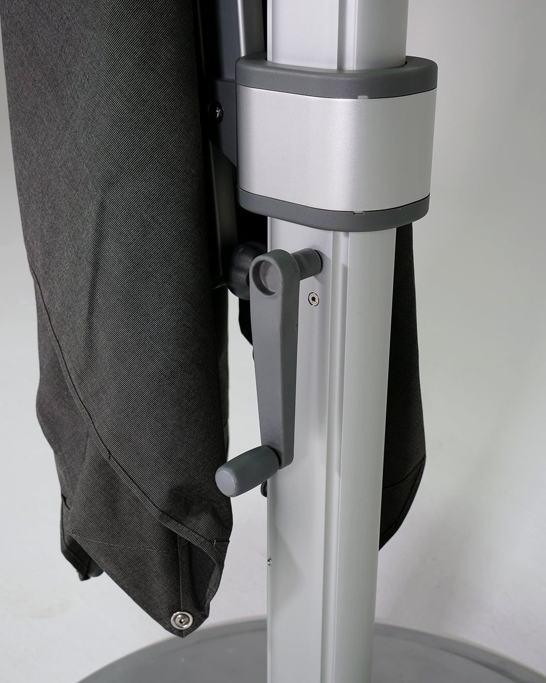 4m Octagonol Cantilever Parasol - Eclipse