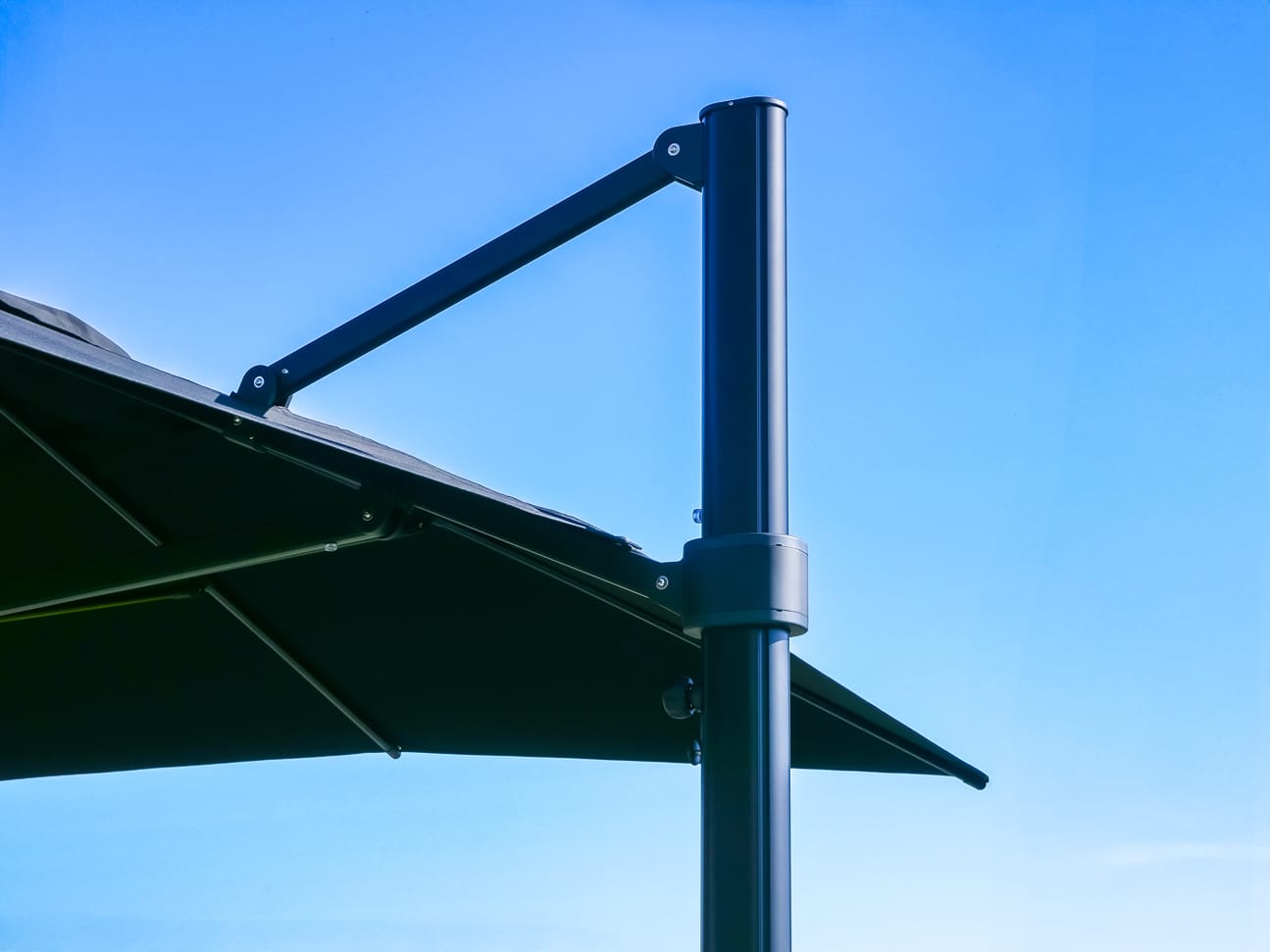 4m x 3m Rectangular Cantilever Parasol - Eclipse