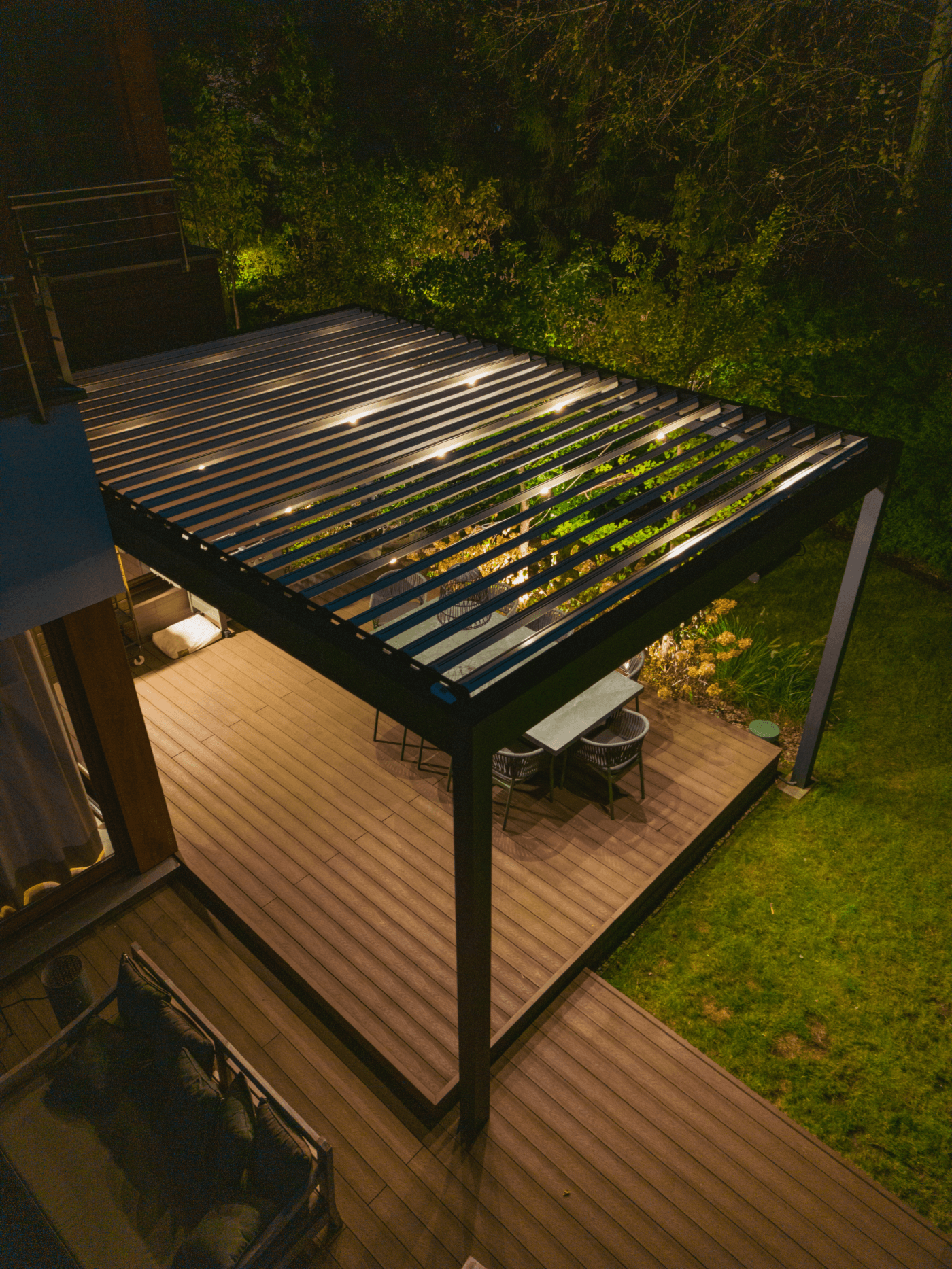 5m x 5m Square Free Standing Technic Pergola