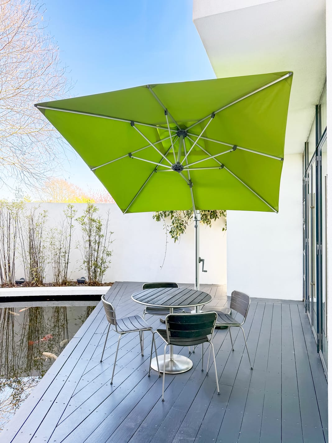 2.5m Cantilever Parasol - Aurora