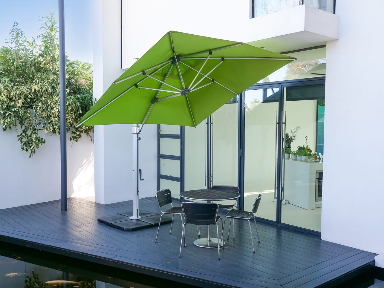 2.5m Cantilever Parasol - Aurora