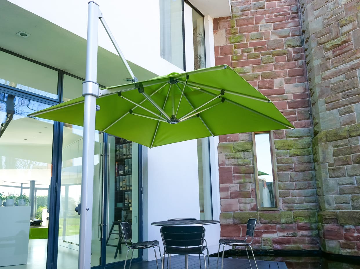 2.5m Cantilever Parasol - Aurora