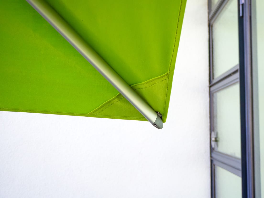 2.5m Cantilever Parasol - Aurora