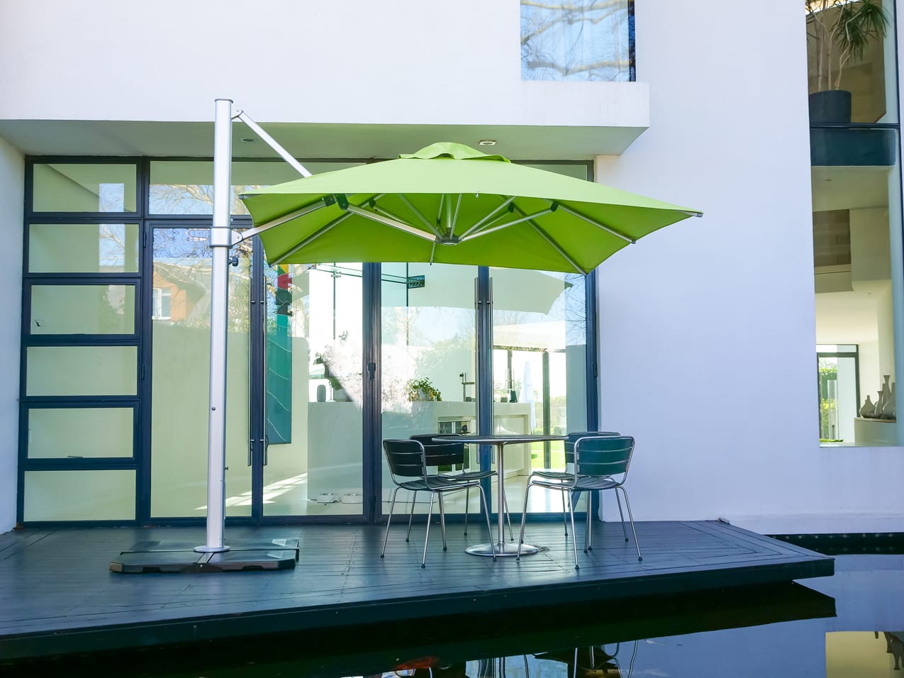 2.5m Cantilever Parasol - Aurora