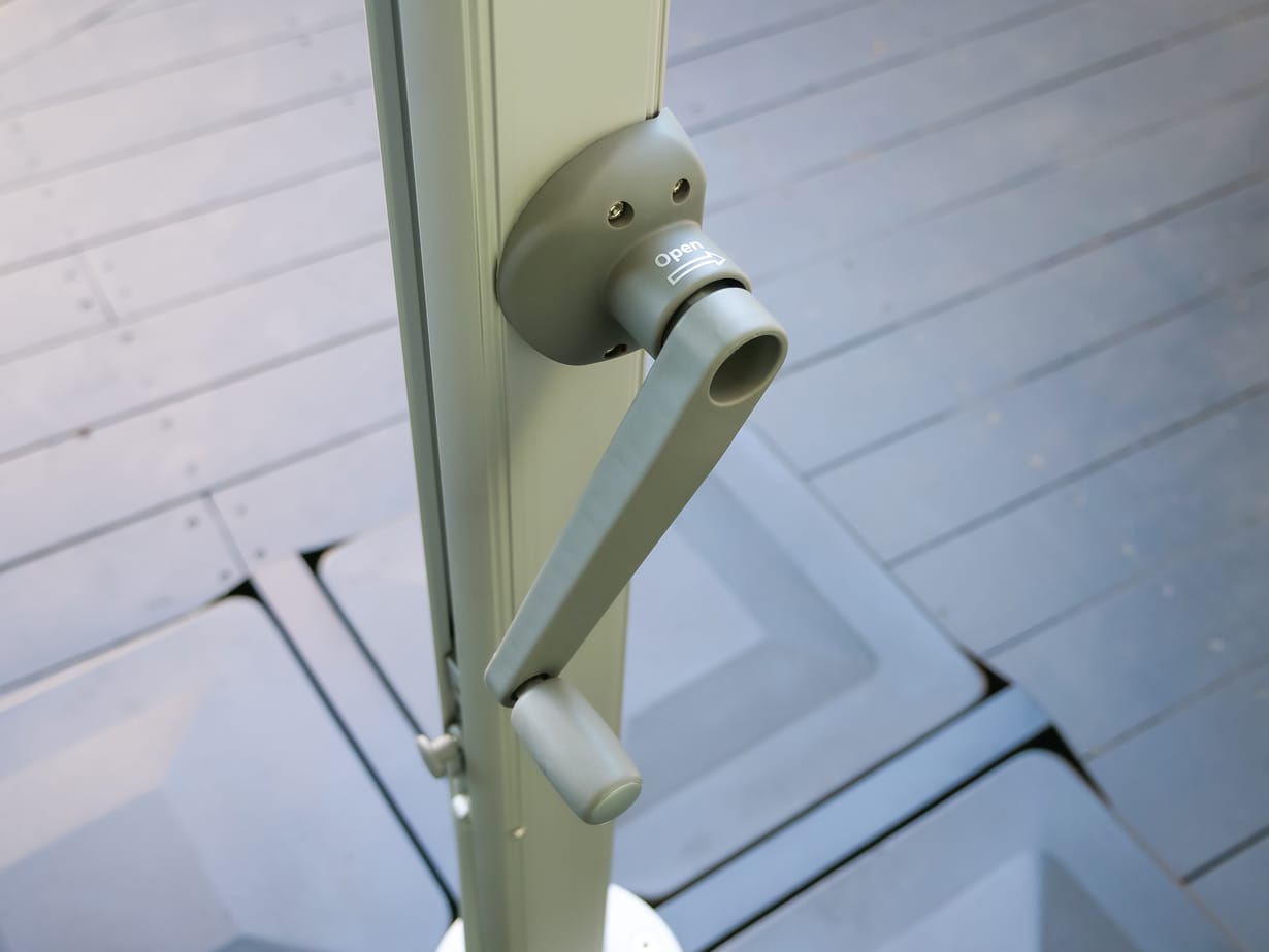 2.5m Cantilever Parasol - Aurora