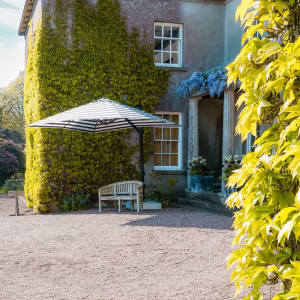 3m Square Cantilever Parasol - Eclipse