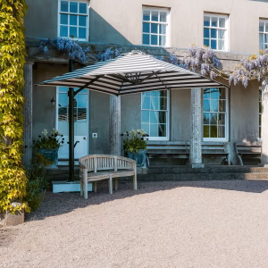 3m Square Cantilever Parasol - Eclipse