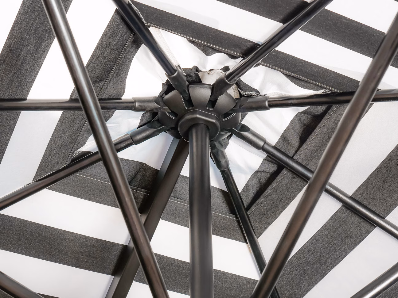 3m Square Cantilever Parasol - Eclipse