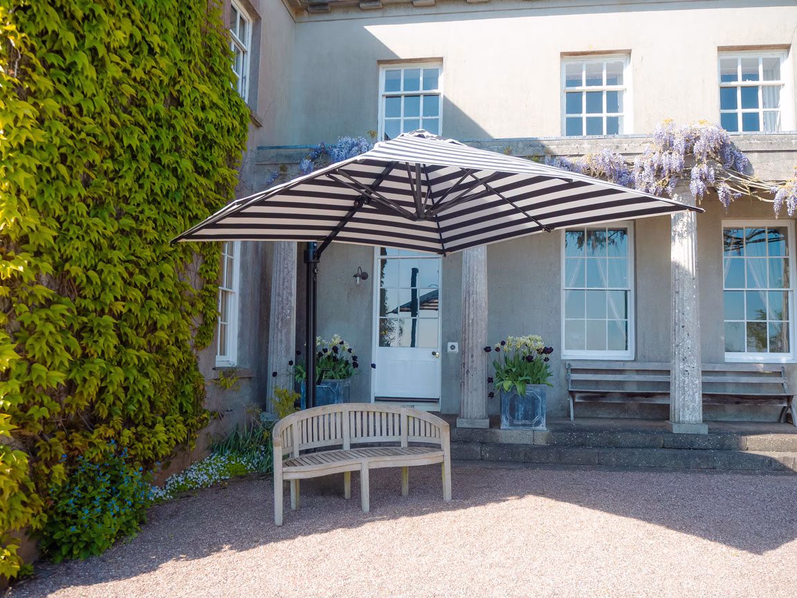 3m Square Cantilever Parasol - Eclipse