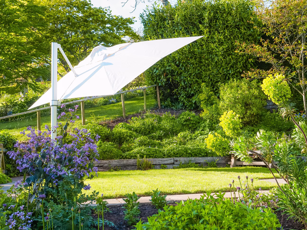 4m x 3m Rectangular Cantilever Parasol - Eclipse