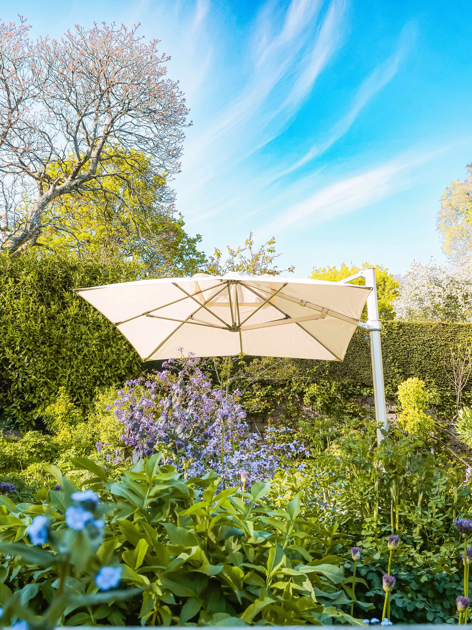 4m x 3m Rectangular Cantilever Parasol - Eclipse