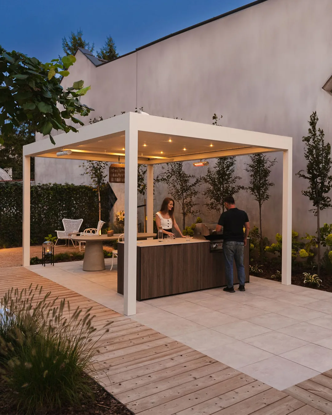 How Retractable Pergolas Extend Your Seasons
