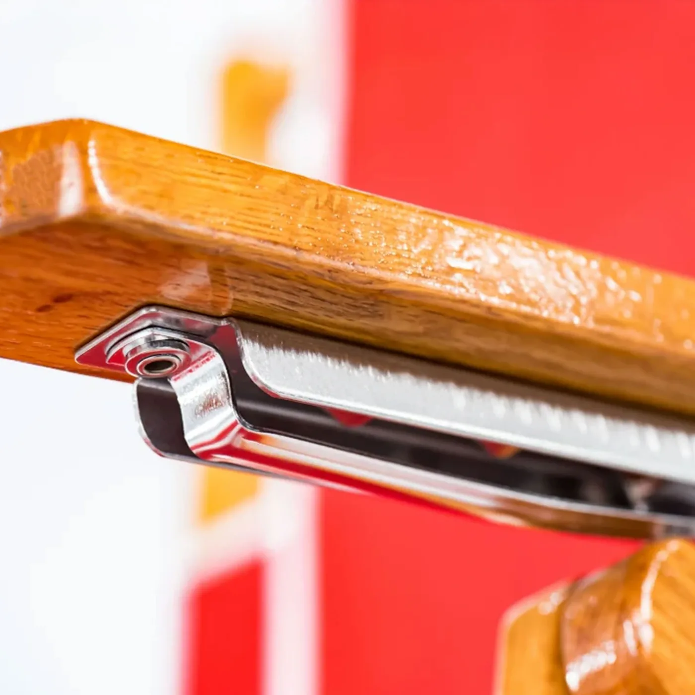 Oakwood-Deck-Chair-Close-Up-Of-Frame Oakwood Premium Deckchair